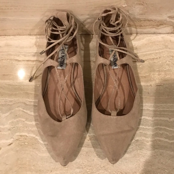 Steve Madden Lecrew Nude Suede Lace Up Flats - Picture 2 of 6